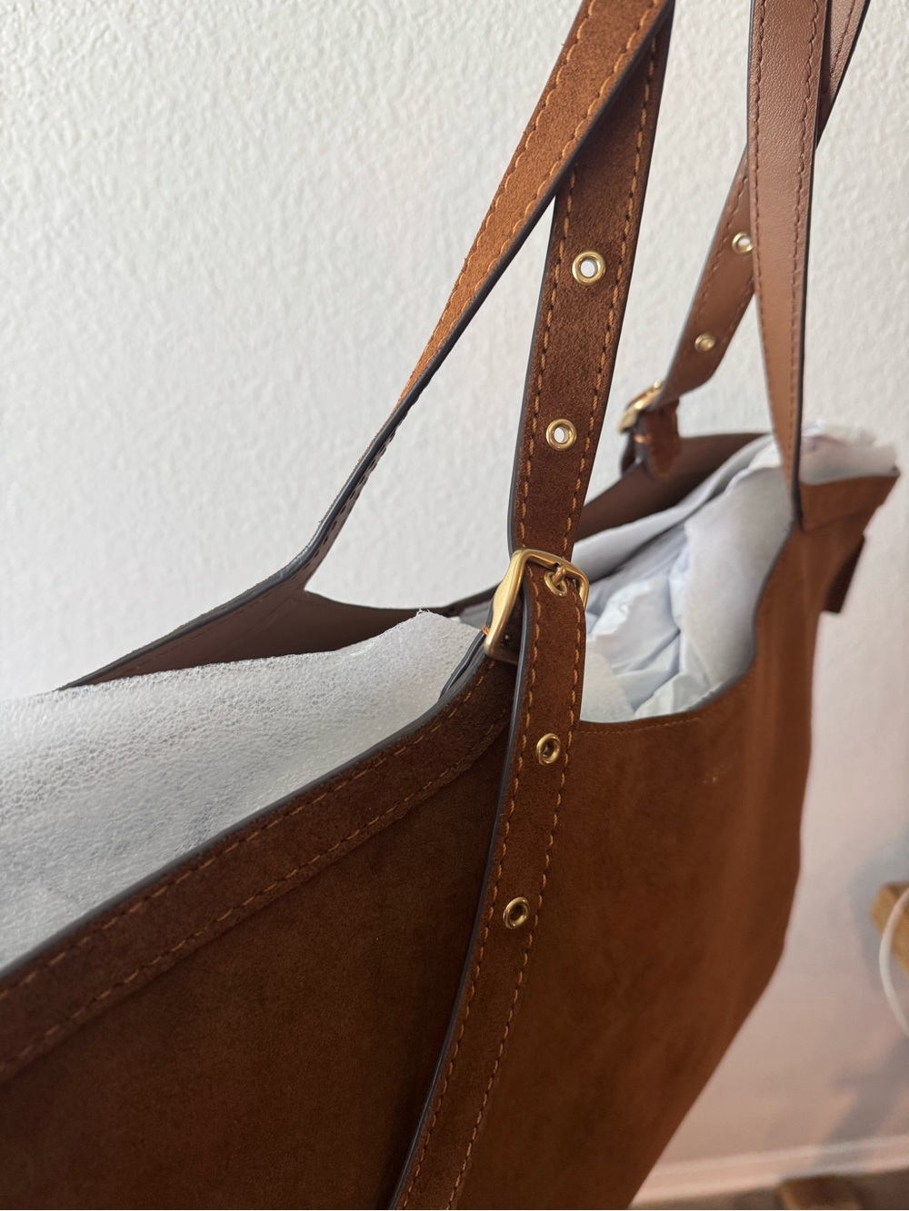 COACH Gramercy tote in Warm Brown suede - Picture 4 of 4